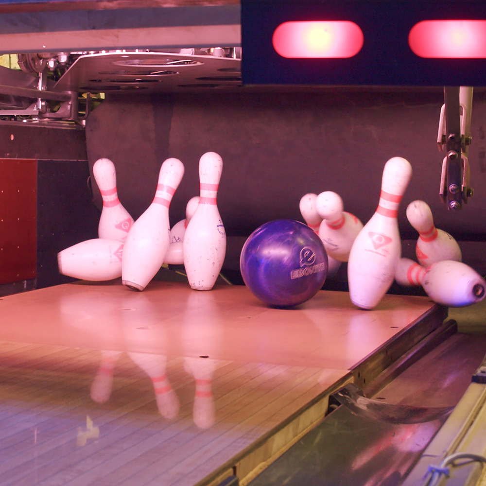 Bowling at Zap Zone XL - Lansing, Michigan | Amusement Center